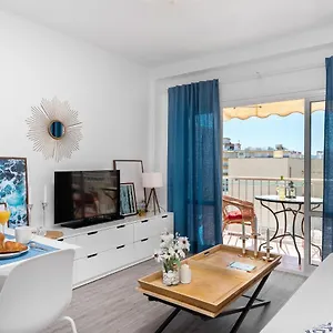 https://cozy-apartment-next-to-the-beach-and-nerja-center.hotelsinnerja.org